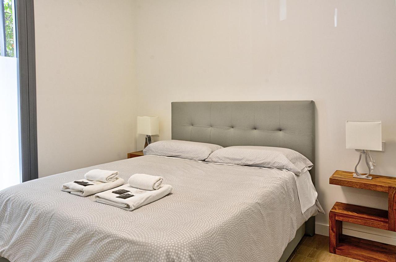 Apartamento De Dos Dormitorios En Triana Seville Exterior photo