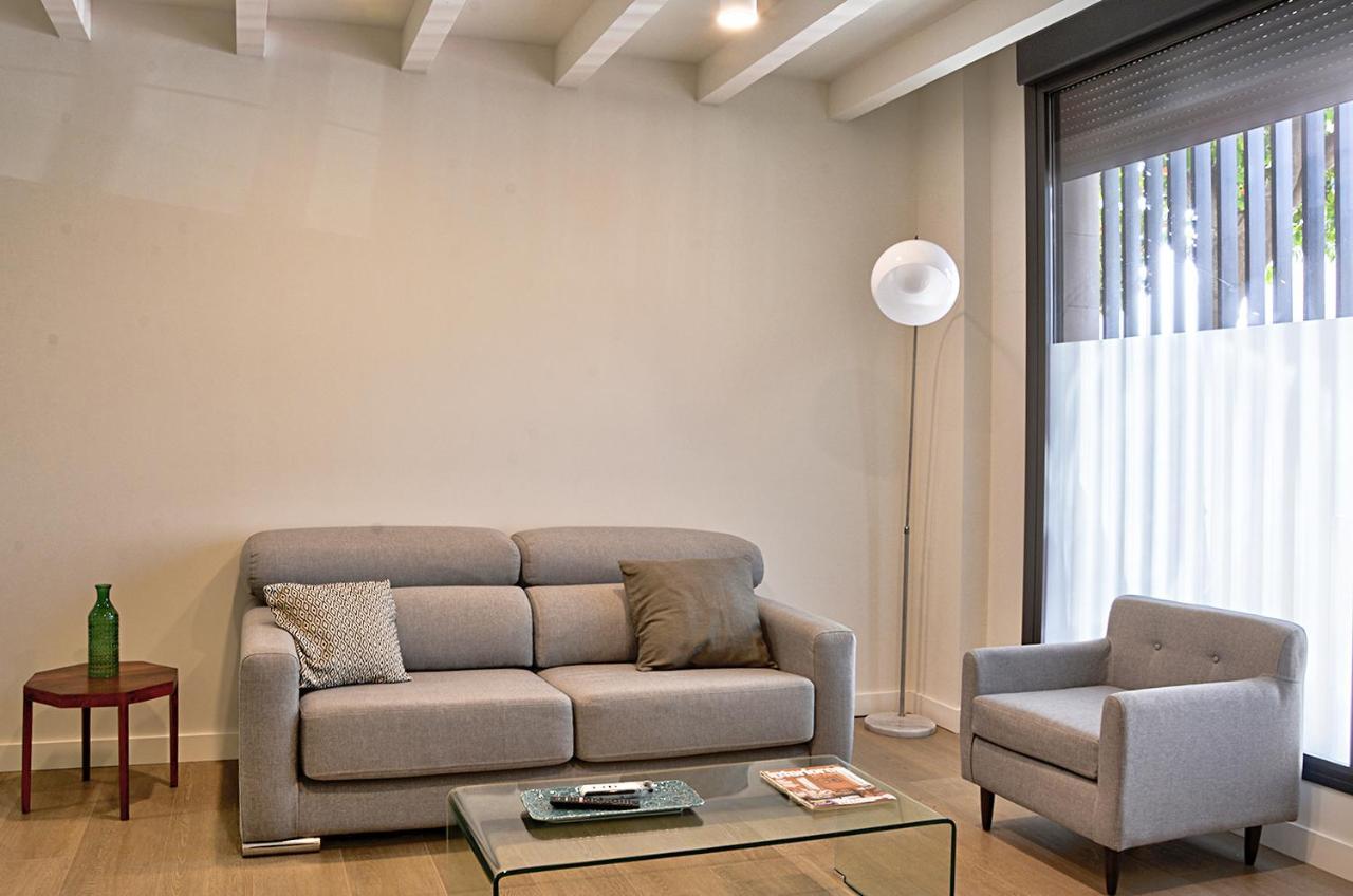 Apartamento De Dos Dormitorios En Triana Seville Exterior photo