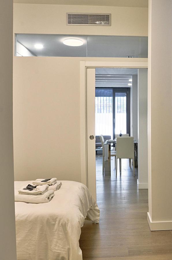 Apartamento De Dos Dormitorios En Triana Seville Exterior photo