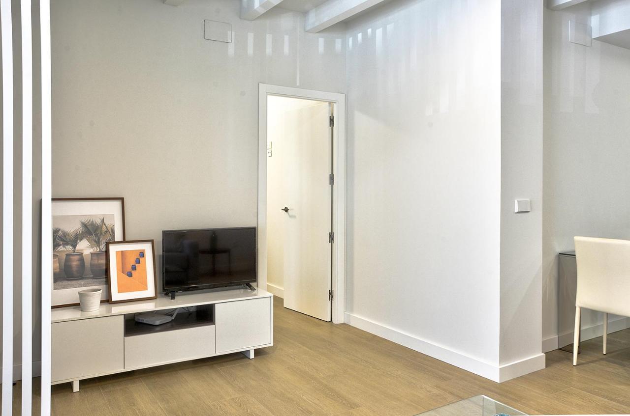 Apartamento De Dos Dormitorios En Triana Seville Exterior photo