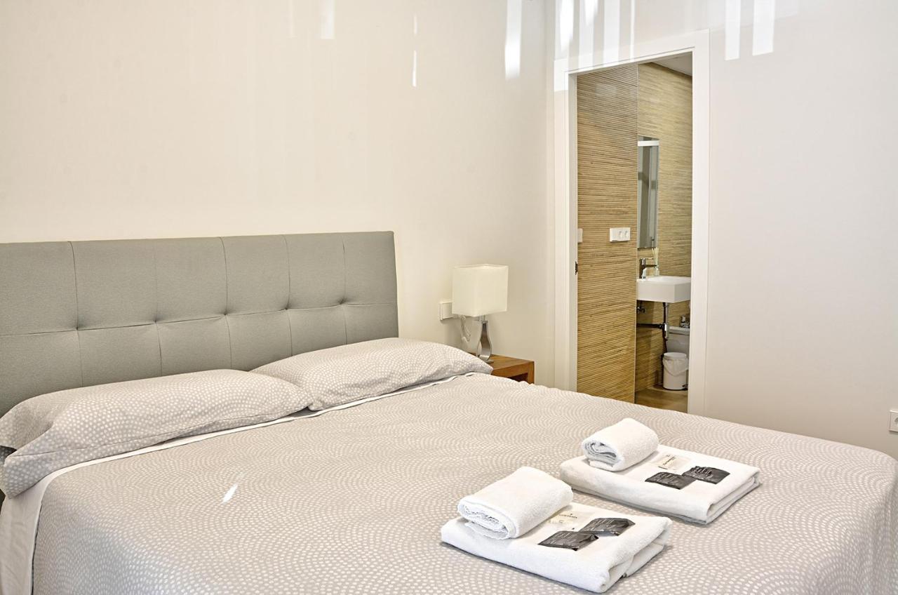 Apartamento De Dos Dormitorios En Triana Seville Exterior photo